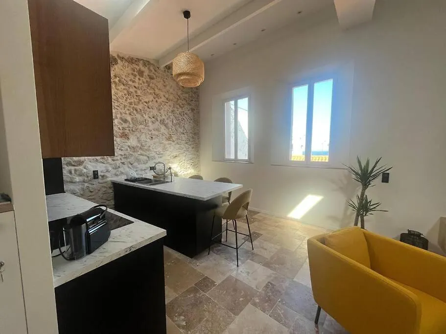 Strelizia - New Central Old Antibes For 4 Ac 0*,  France
