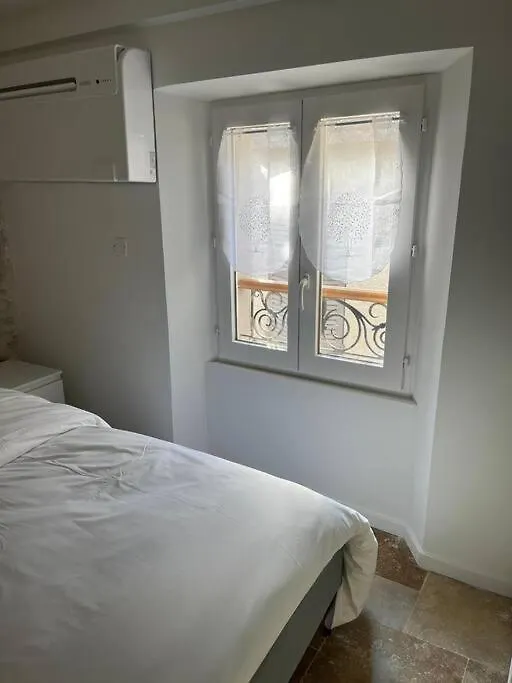 Apartment Strelizia - New Central Old Antibes For 4 Ac France
