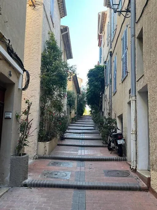 Strelizia - New Central Old Antibes For 4 Ac Apartment